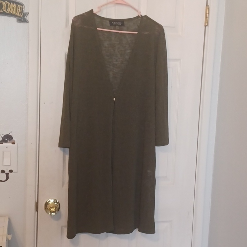 Black Label cardigan, size XL.